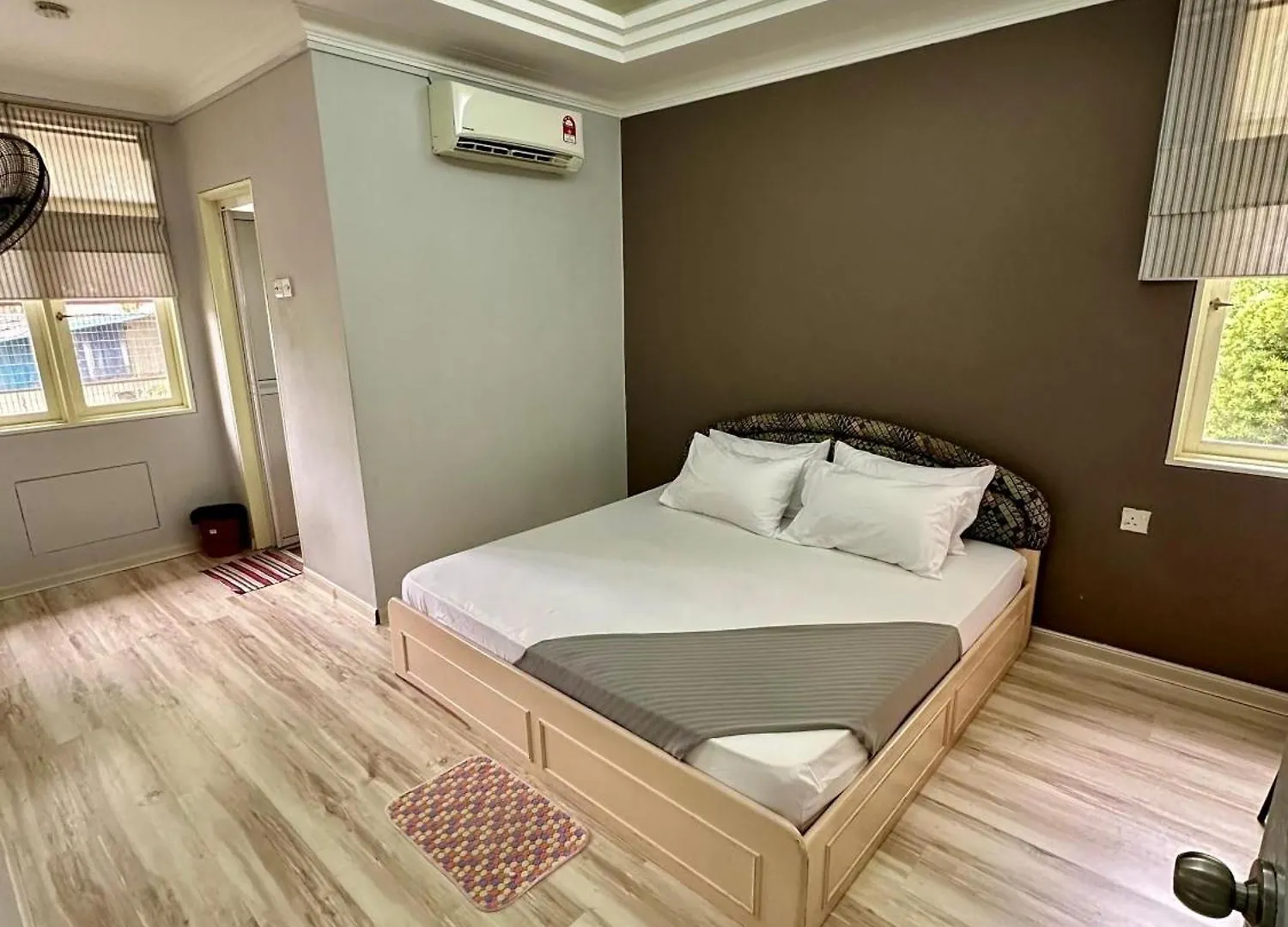 Apartment De One Homestay Bayu Emas Near Beach Batu Ferringhi